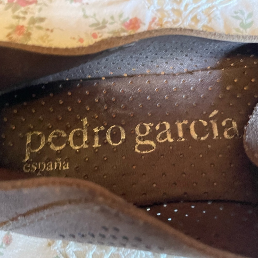 Pedro Garcia Yara flats. Soft cocoa color top - Picture 5 of 7